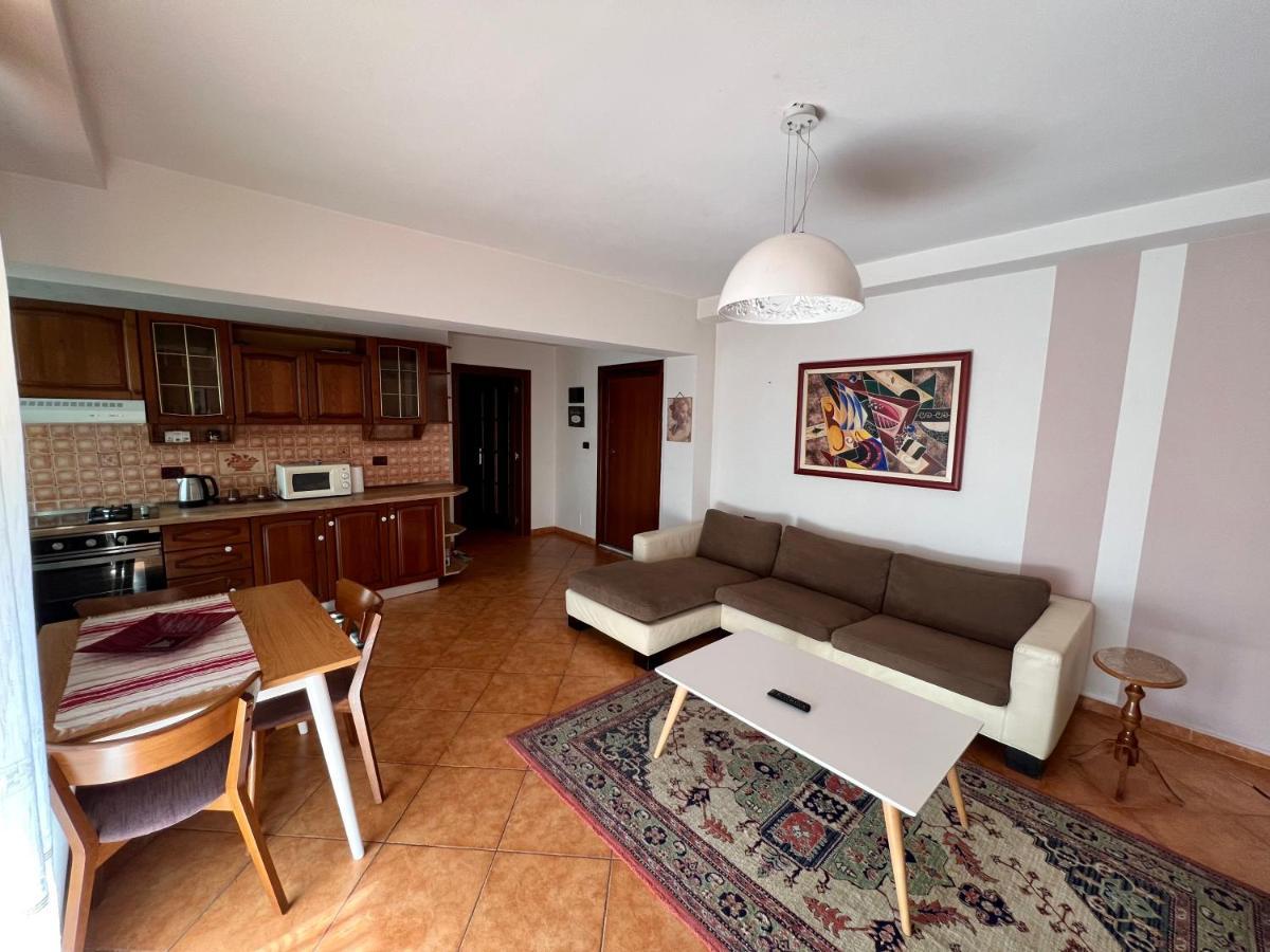Apartment In Skanderbeg Square - Tirana Center 1 Extérieur photo